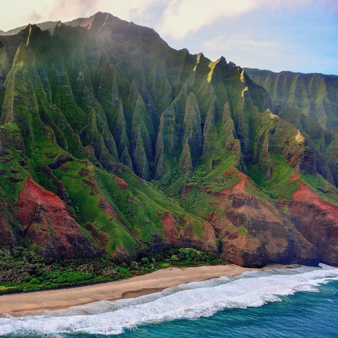 If you’re dreaming of a tropical winter vacation, Hawaii is an ideal family destination. 